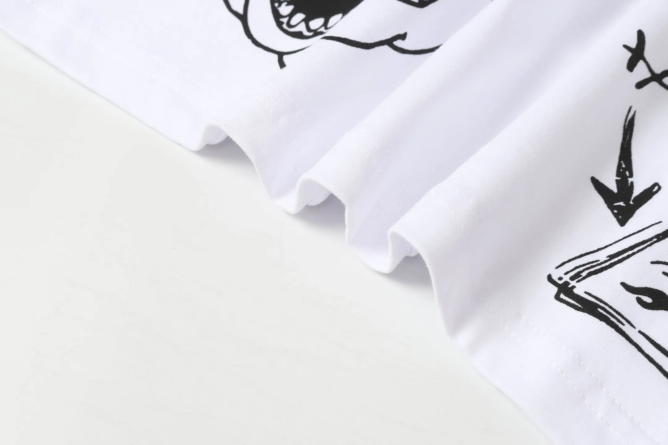 703# /White I P54 In Stock Hellstar 、 T （fabric):32 240 Sizes（size）：S-M- L- X L （colour）： /White